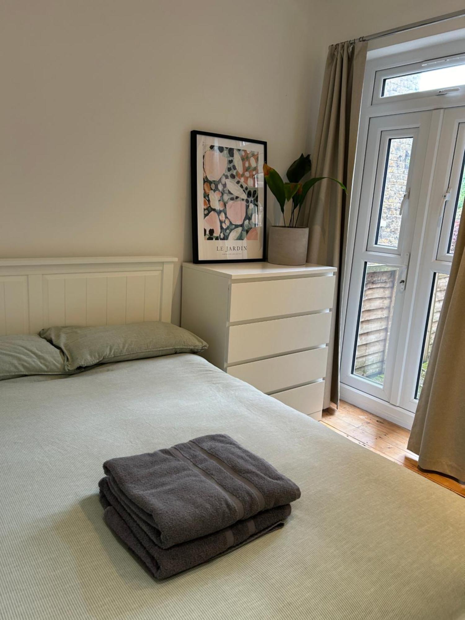 Spacious Battersea Rooms And Apartments London Phòng bức ảnh