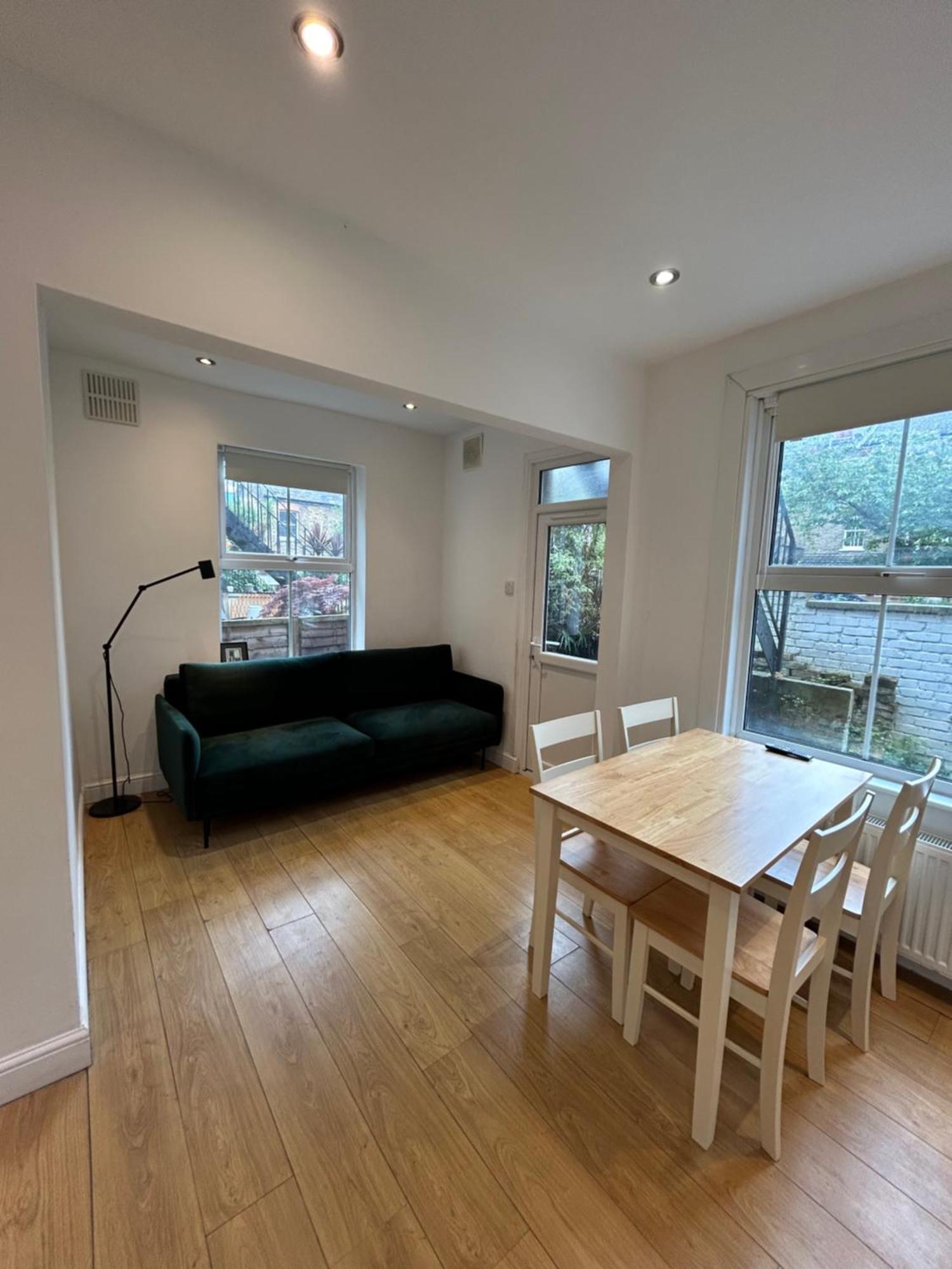 Spacious Battersea Rooms And Apartments London Phòng bức ảnh